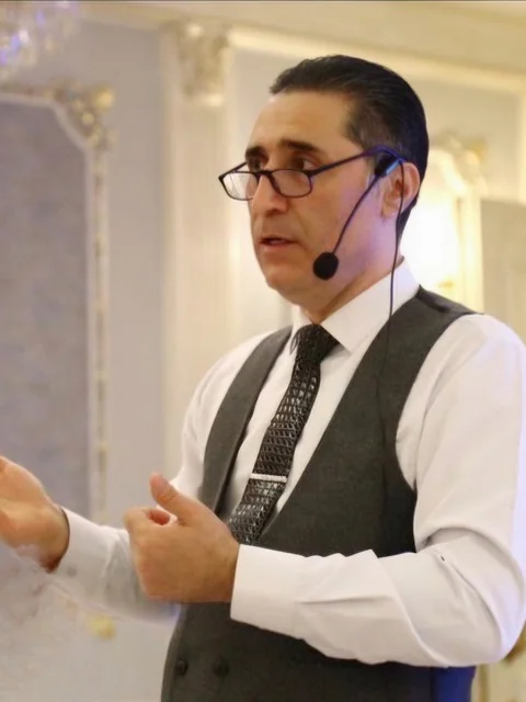 Dr. Mike Abjadi